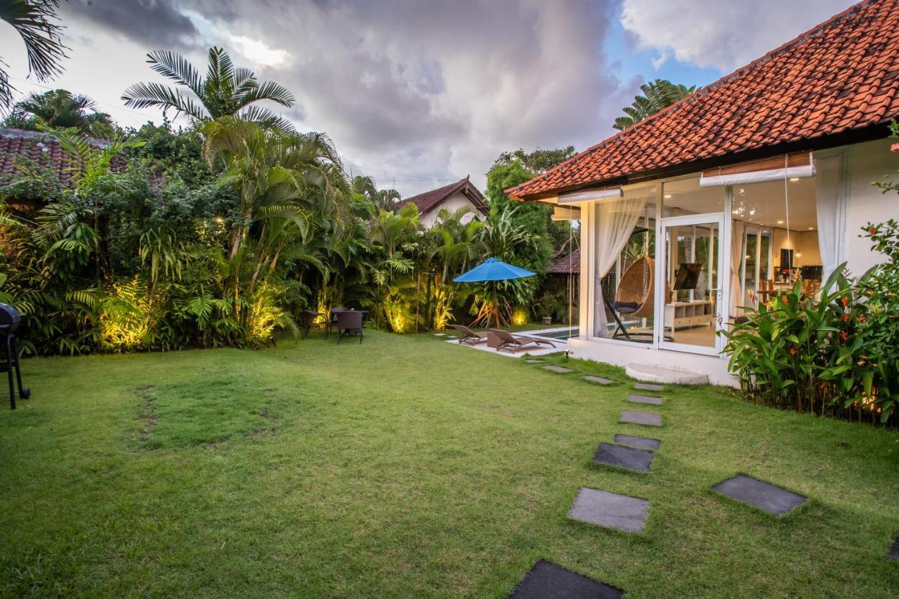 Villa Janitra Seminyak Exterior foto